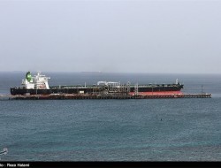 ایران برداشت از نفت شناور بر روی دریا را آغاز کرد