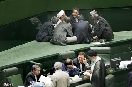 لاریجانی و حداد؛ رقابتی بین گروههای مختلف سیاسی مجلس