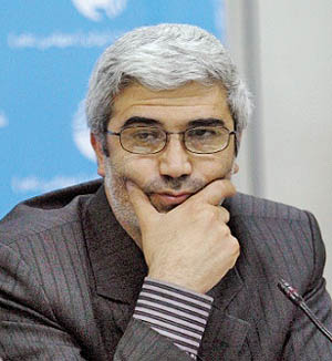 مدیری که 100 میلیون پاداش گرفته بود، برکنار شد؛