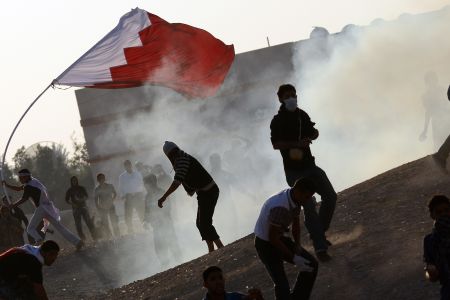 فیلم/ رگبار اشک‌آور بر سر سه بحرینی