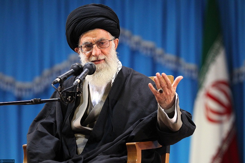 فرمانده کل قوا:                                                                       جمهوری اسلامی به برکت حضور مردم حرف هیچ ابرقدرتی را قبول نمی‌کند