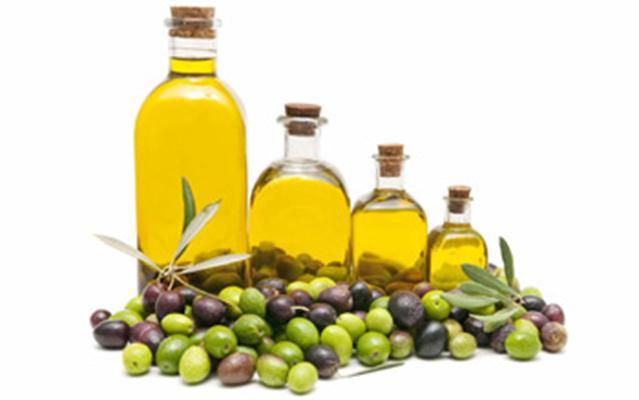 روغن زیتون نه تنها به شما در چاق شدن کمک می کند بلکه از بیماری هیا قلب و عروقی نیز پیشگری می کند