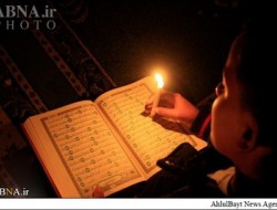 حفظ و قرائت قرآن در خاموشی غزه +تصاویر