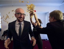 نخست‌وزیر بلژیک مورد حمله چیپسی و سُسی قرار گرفت + تصاویر