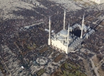 عکس هوایی از تجمع مسلمانان روسی در اعتراض به اهانت نشریه «شارلی ابدو» به حضرت محمد (ص) در مسجد «قدریوف» جمهوری چچن