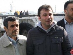 عکس یادگاری مردم ترکیه با احمدی‌نژاد