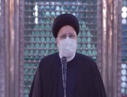 رئیسی در حرم امام جواب اظهارت دیروز روحانی را داد