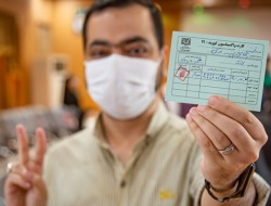 اتمام حجت با کارمندان دولتی کرمانشاه/ ارائه کارت واکسن شرط حضور در محل کار