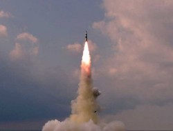 کره شمالی یک موشک به سمت دریای ژاپن پرتاب کرد
