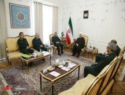 سردار حاجی‌زاده: به آقای روحانی گفتیم مردم و رهبری خط قرمز ما هستند، فکر نکنید می‌توانید هر چیزی بگویید و ما سکوت کنیم