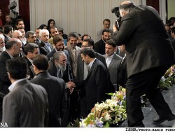 شعرخوانی احمدی‌نژاد و خداحافظی علی‌ معلم از شاعری