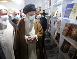 بازدید رهبرانقلاب از نمایشگاه کتاب تهران