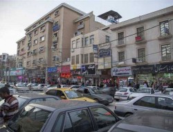 ماجرای یک شغل عجیب در پارکینگ شهرداری کرمانشاه!پول نقد می‌فروشیم