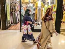وضعیت بحرانی فروشگاه‌ها و مغازه‌های لباس فروشی/ «طرح نور» اینجا هم لازم است