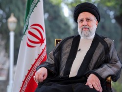 آقای رئیسی پرچم ریاست جمهوری را جایی زد که نفر بعدی نمی‌تواند از آن فاصله بگیرد/ انقلابی‌گری‌ صورتی، برگشت به عقب است