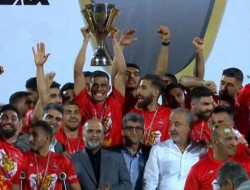 پرسپولیس نهمین جام قهرمانی را بالای سر برد