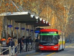 مدت انتظار در ایستگاه‌های اتوبوس کرمانشاه به ۱۵ دقیقه می‌رسد