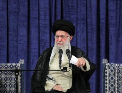 با روحیه جهادی می‌شود کوه‌های مشکل را از جا کند/ هیچ مسئله داخلی را نباید متوقف به موضوع خارجی کرد